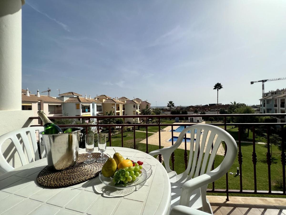 Apartament Quarteira Elegant With Pool By Homing Zewnętrze zdjęcie